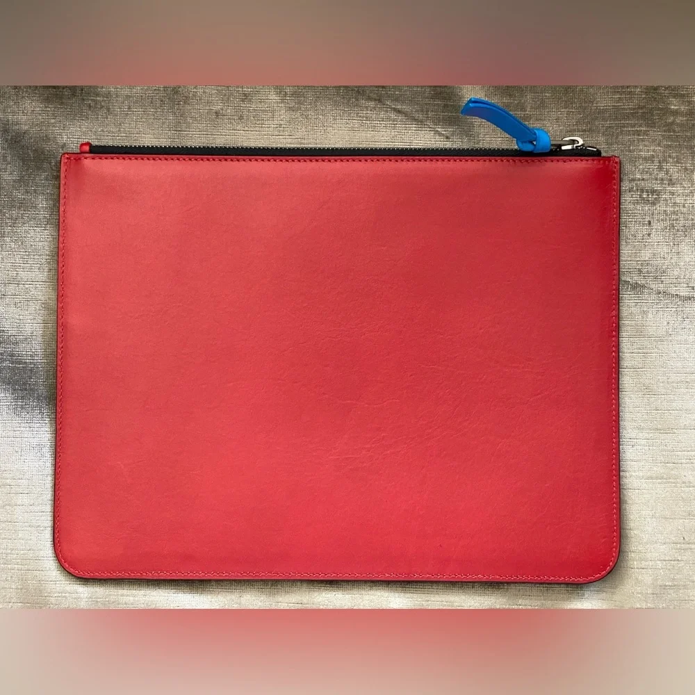 ✨BRAND NEW ✨💯% AUTHENTIC CIVENCHY LEATHER CLUTCH UNISEX